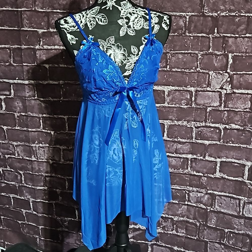 AvidLove Royal Blue Nightie size medium NWT